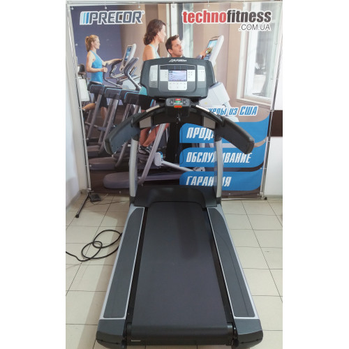 Беговая дорожка  Life Fitness 95T Elevation (Б/У) - фото №3